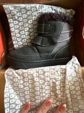 oomphies Kids Black and Gray Faux-Fur Winter Boot